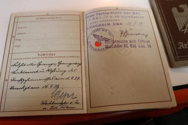 Preview: Military record and work book of a soldier